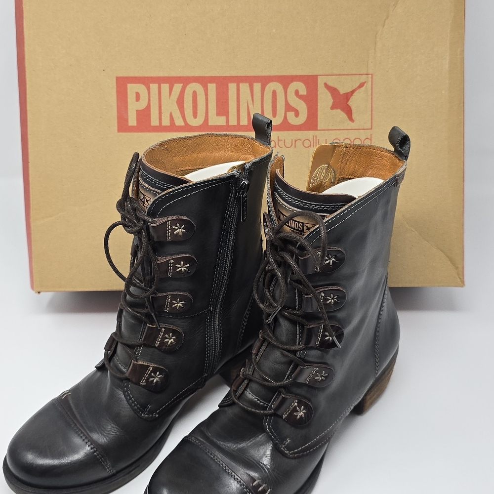 Pikolinos Black Leather Women's Boots